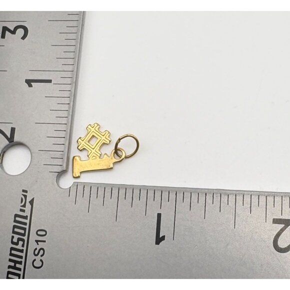 #1 Gold Tone Charm Mini Pendant Avon Fashion Jewelry - Picture 3 of 6